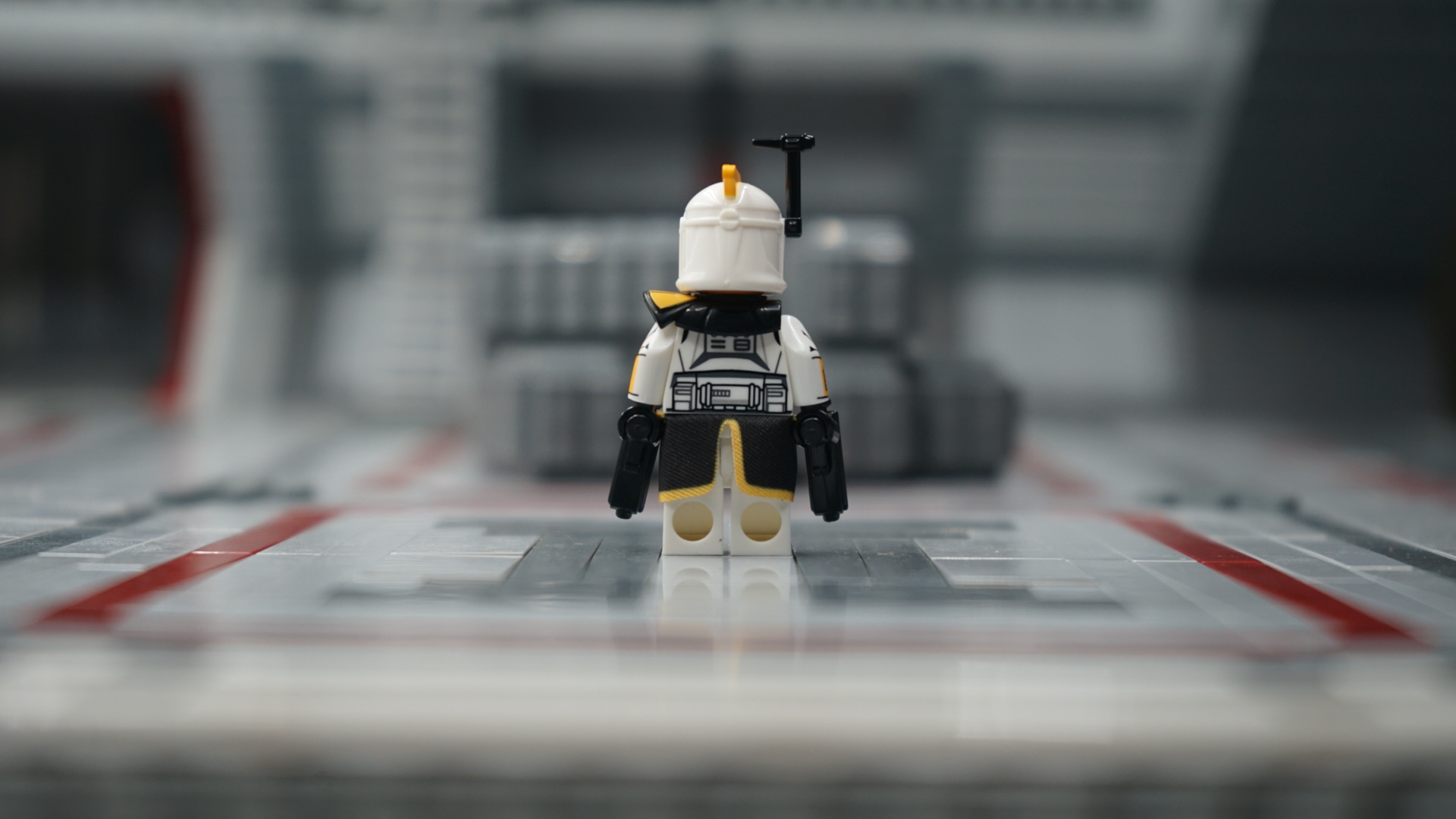 Phase 1 Commander (Yellow) – view 3